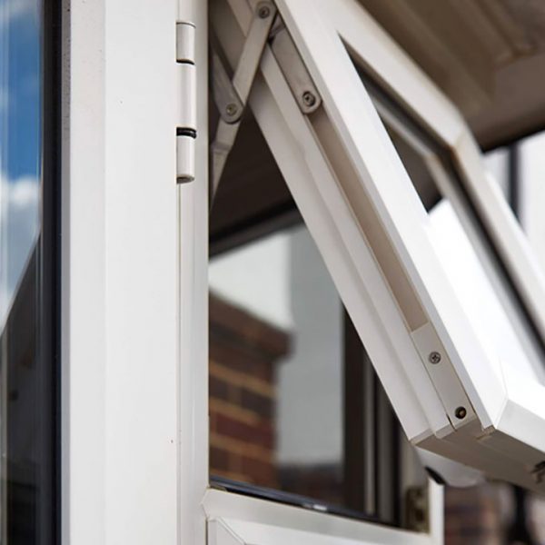 یراق-آلات-بیرون-بازشو