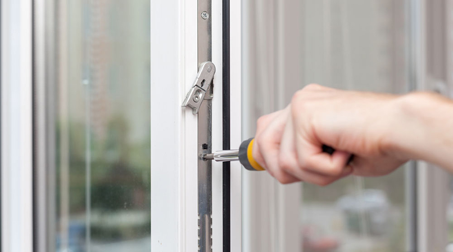 رگلاژ پنجره UPVC