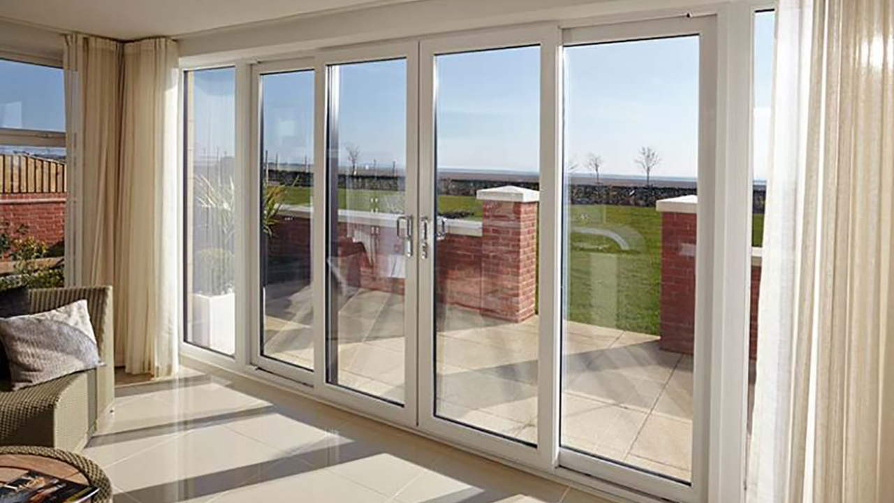 نحوه-کندن-برچسب-پنجره-دوجداره