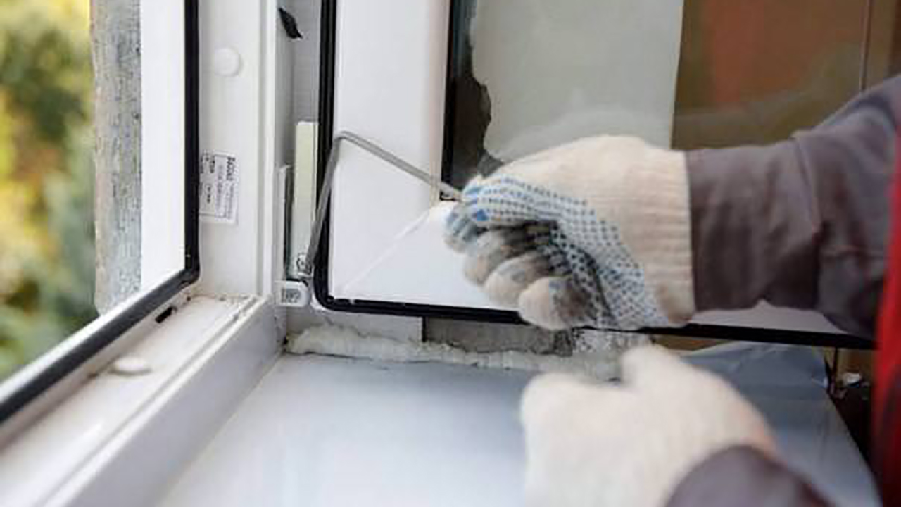 رگلاژ پنجره UPVC